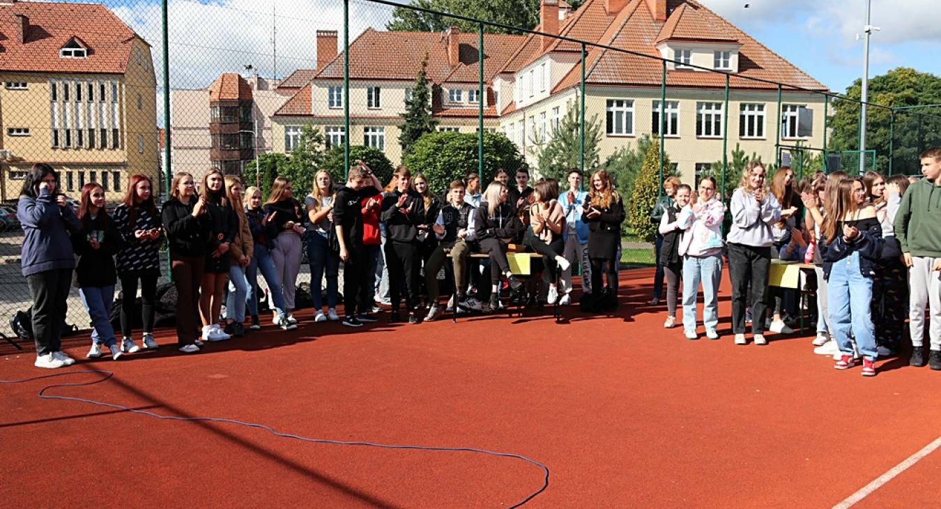 Otrzęsiny klas pierwszych w Batorym